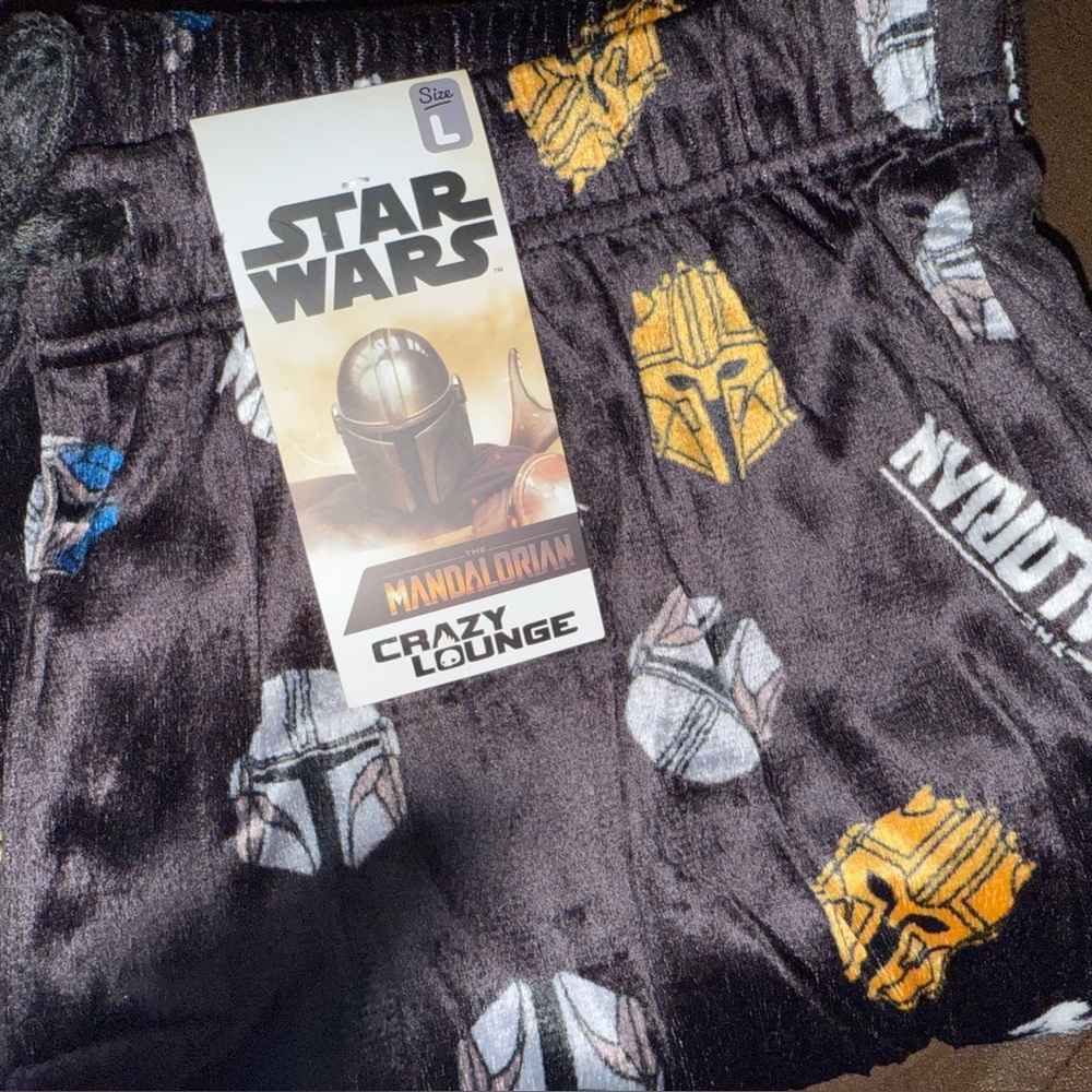Star Wars Mandalorian Pajama Pants - Picture 3 of 4